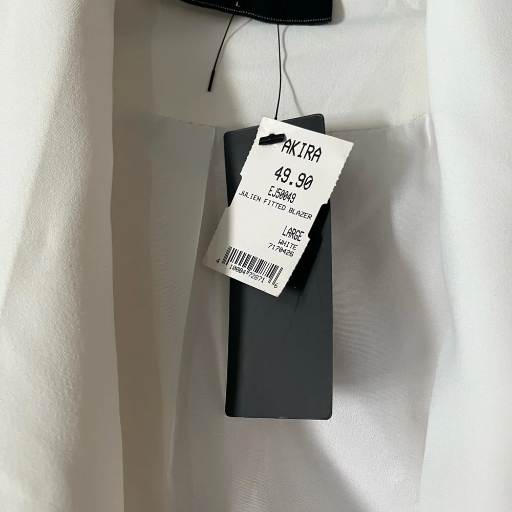 AKIRA White Women's Blazer - Picture 4 of 5